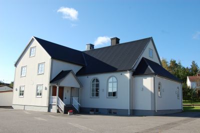 Nu börjar fasaden på kyrkdelen bli färdig